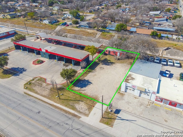 2709 Commercial Ave Property Photo 2