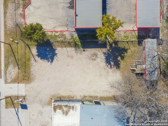 2709 Commercial Ave Property Photo 6