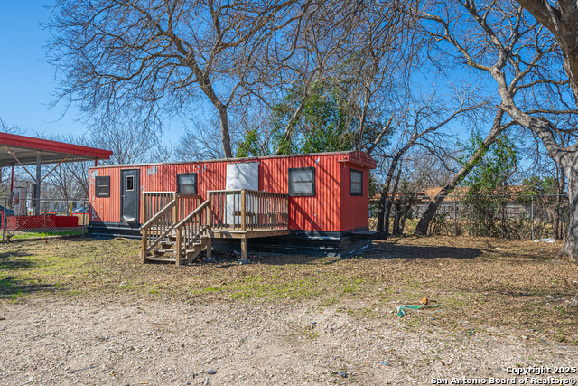 2709 Commercial Ave Property Photo 7