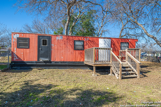 2709 Commercial Ave Property Photo 8