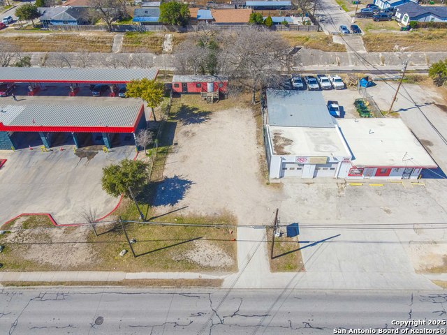 2709 Commercial Ave Property Photo 9
