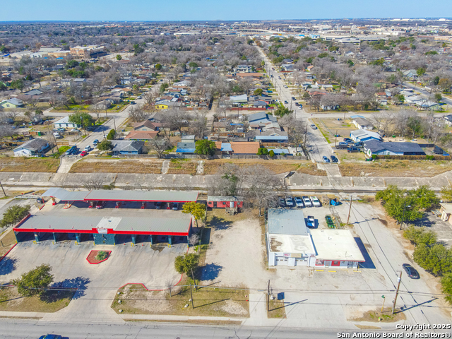 2709 Commercial Ave Property Photo 12