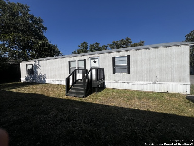 503 Uhland Rd Trlr #11 Property Photo 1