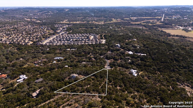9325 Fox Briar Ln Property Photo 4