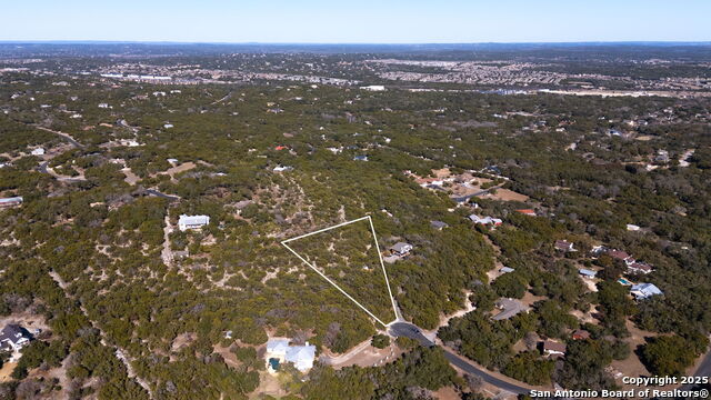 9325 Fox Briar Ln Property Photo 6