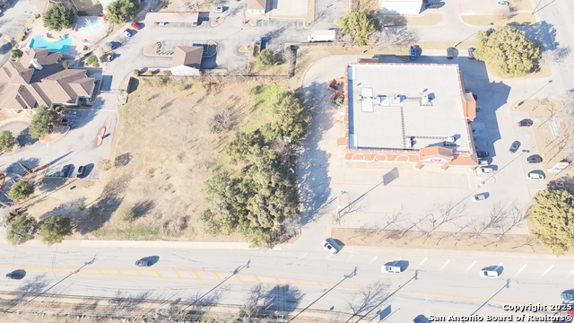 6615 Babcock Rd Property Photo 3