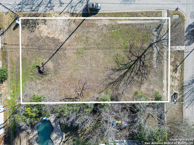 1003 W Woodlawn Ave Property Photo 1