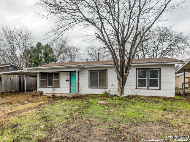 239 E Palfrey St Property Photo