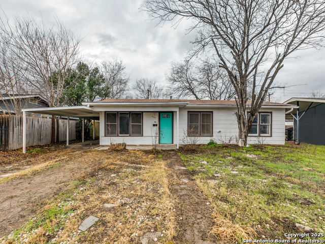 239 E Palfrey St Property Photo 3