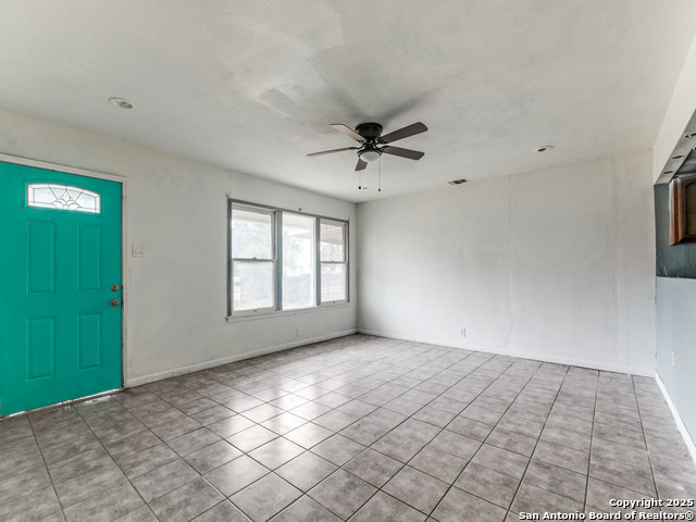 239 E Palfrey St Property Photo 5