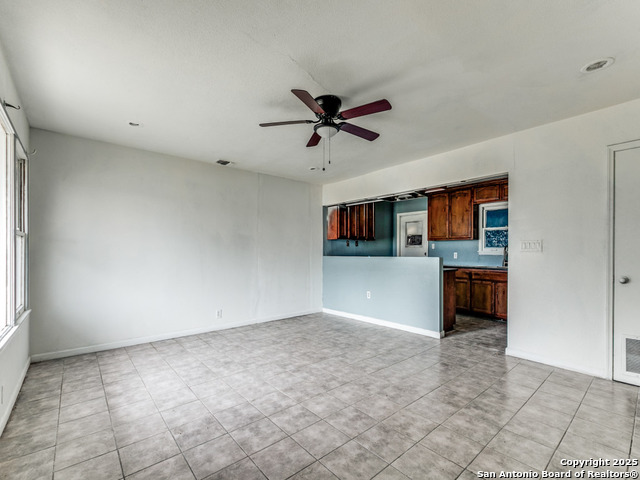 239 E Palfrey St Property Photo 8