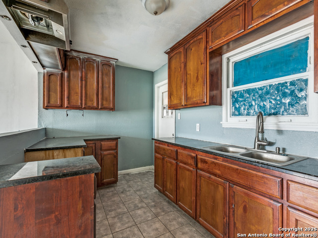 239 E Palfrey St Property Photo 10