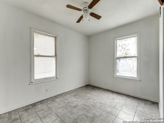 239 E Palfrey St Property Photo 12