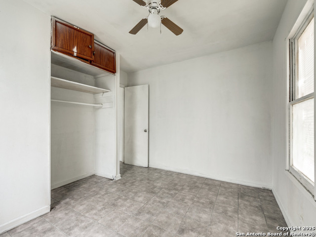239 E Palfrey St Property Photo 13