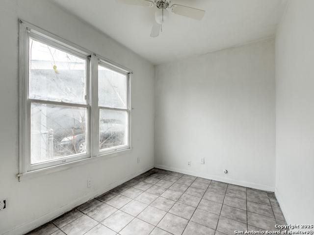 239 E Palfrey St Property Photo 14