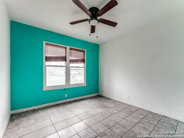 239 E Palfrey St Property Photo 19