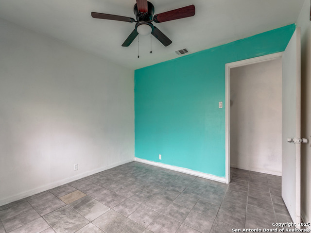 239 E Palfrey St Property Photo 20