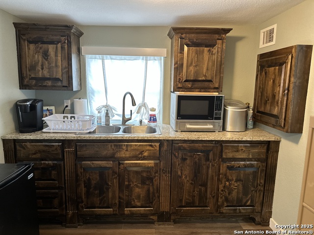 310 E Concho Property Photo 7