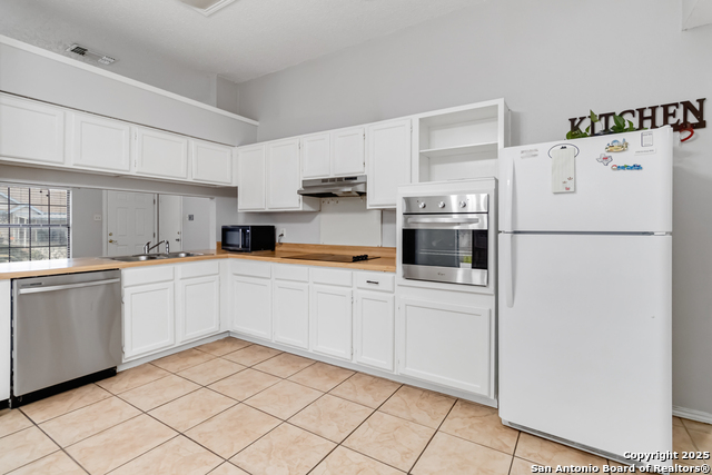 6326 Village Clf Property Photo 9