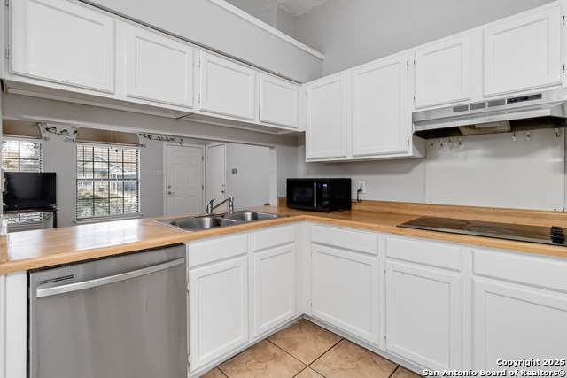 6326 Village Clf Property Photo 11