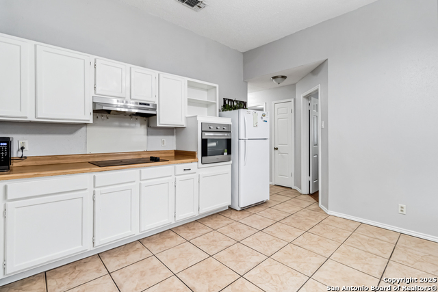 6326 Village Clf Property Photo 12