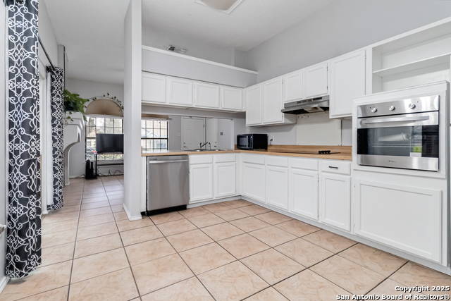 6326 Village Clf Property Photo 13
