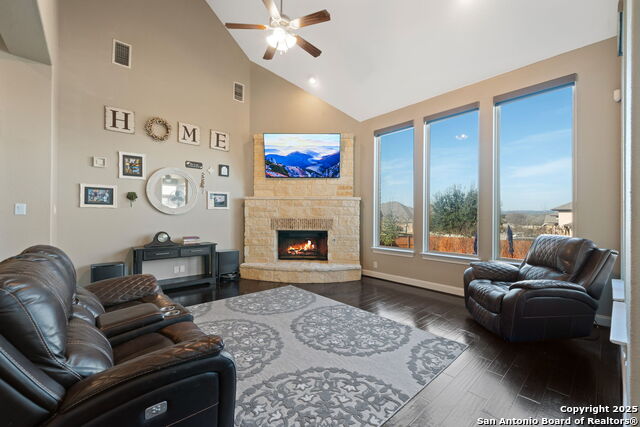 29103 Porch Swing Property Photo 3