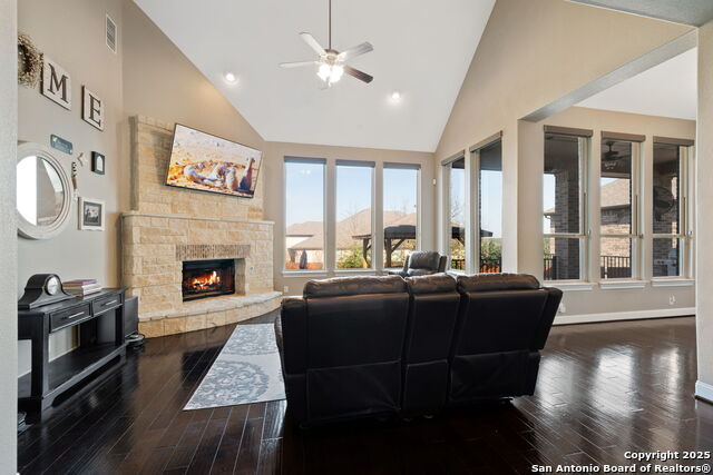 29103 Porch Swing Property Photo 4