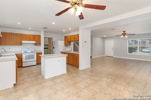 7910 Emerald Elm Property Photo 4