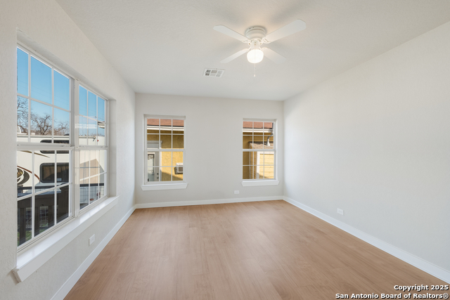 2436 W Woodlawn Ave Property Photo 6