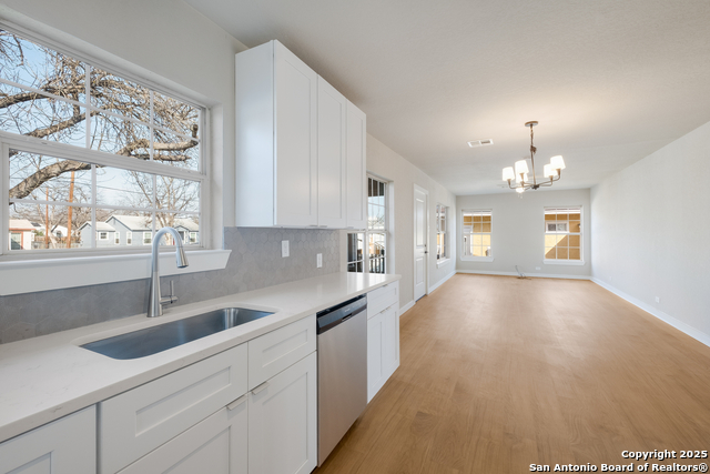 2436 W Woodlawn Ave Property Photo 13