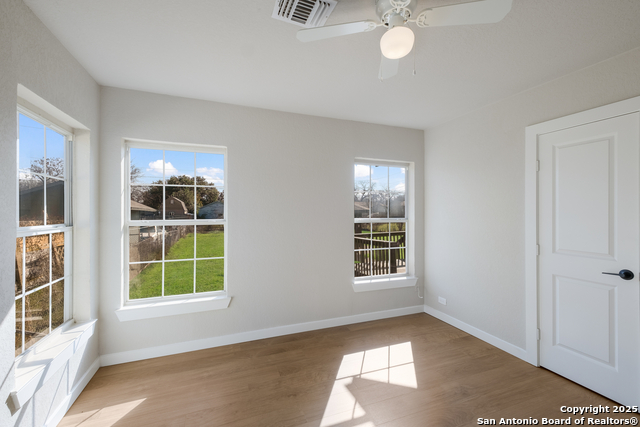 2436 W Woodlawn Ave Property Photo 17