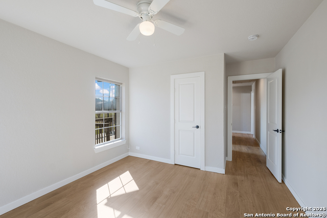 2436 W Woodlawn Ave Property Photo 18