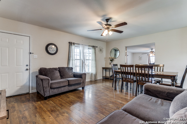 871 Gillette Blvd Property Photo 3
