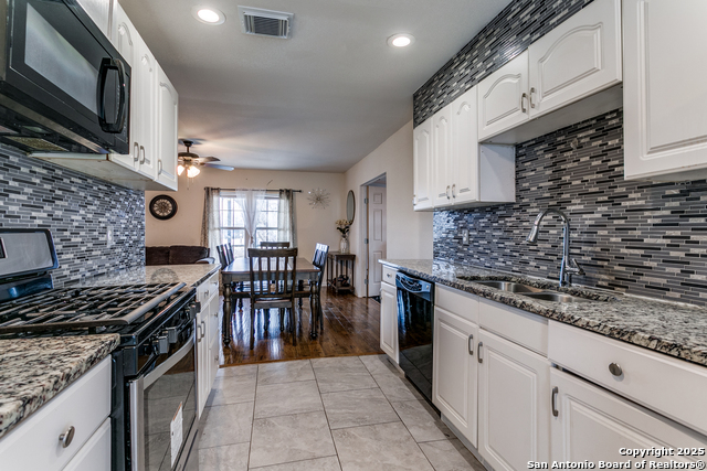 871 Gillette Blvd Property Photo 7