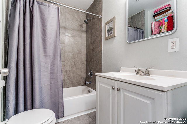 871 Gillette Blvd Property Photo 16