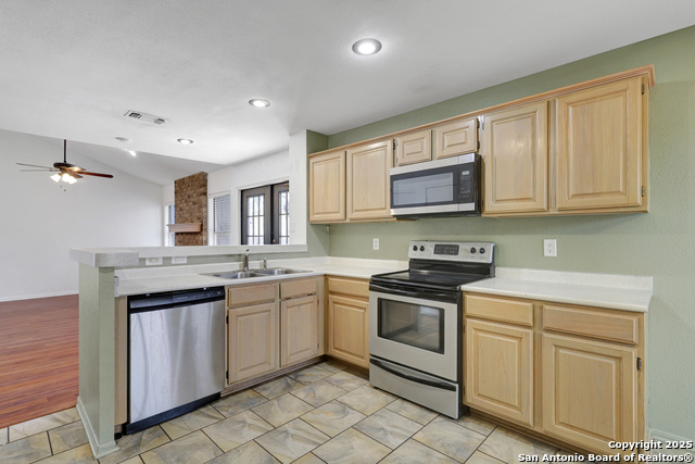 9319 Andersonville Ln Property Photo 4