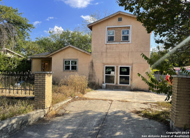 238 Doolittle St Property Photo
