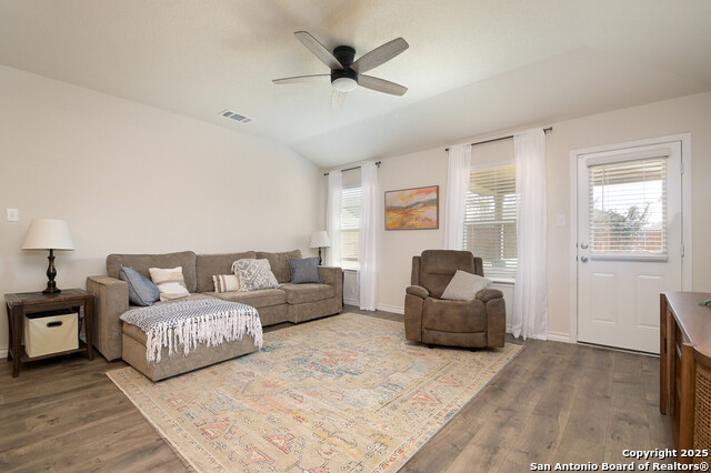 177 Firetail Property Photo 9