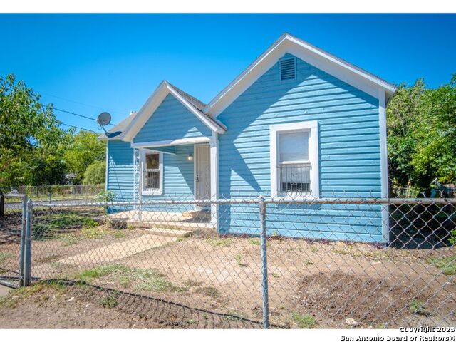 231 Cactus St Property Photo 1
