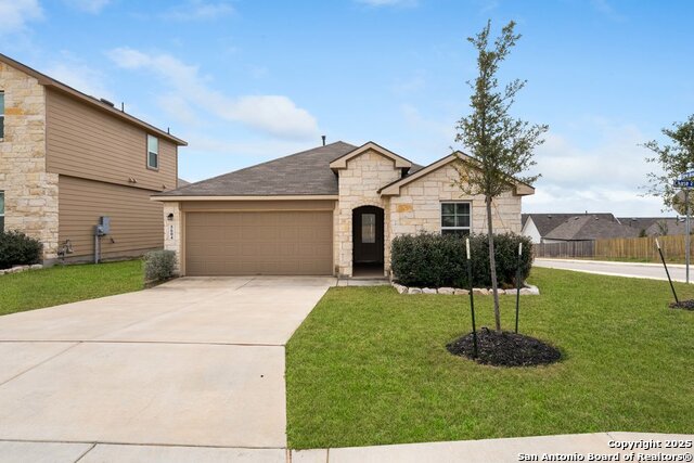 5604 Chase Falls Property Photo 2