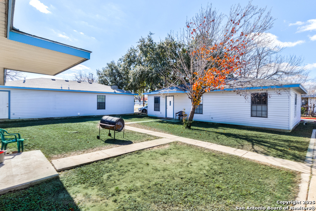 927 W Formosa Blvd Property Photo 17