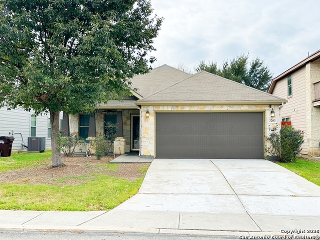 3203 Candleside Dr Property Photo