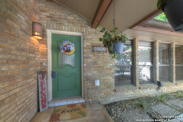 6022 Northgap St Property Photo 4