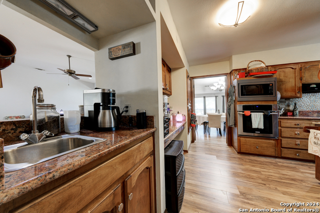 6022 Northgap St Property Photo 9