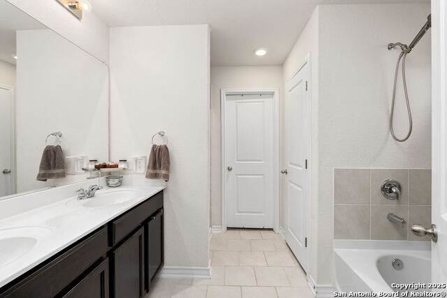 10015 Moon Shine Property Photo 16
