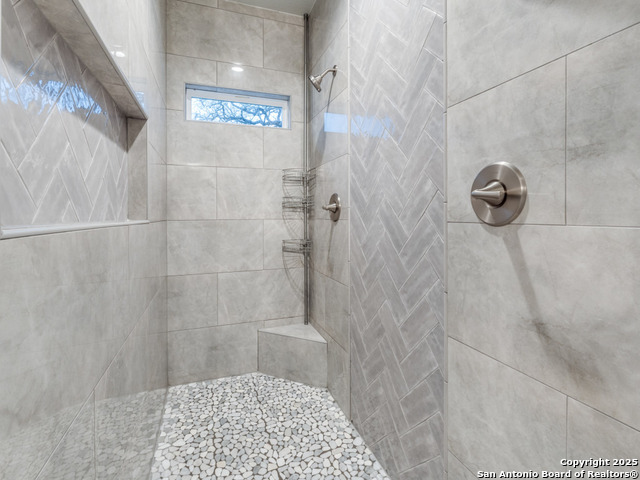 164 Crescent Rdg Property Photo 17