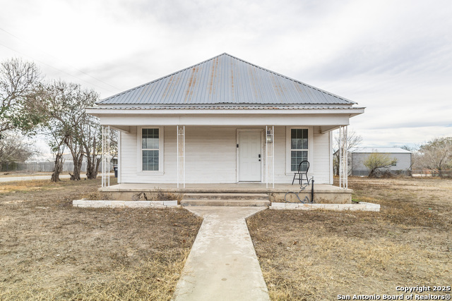219 S Pickford Property Photo 3