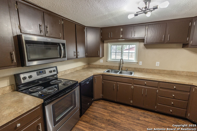 219 S Pickford Property Photo 11