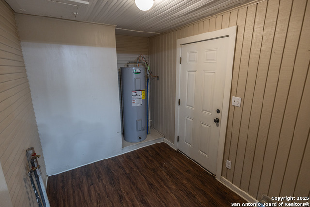 219 S Pickford Property Photo 20